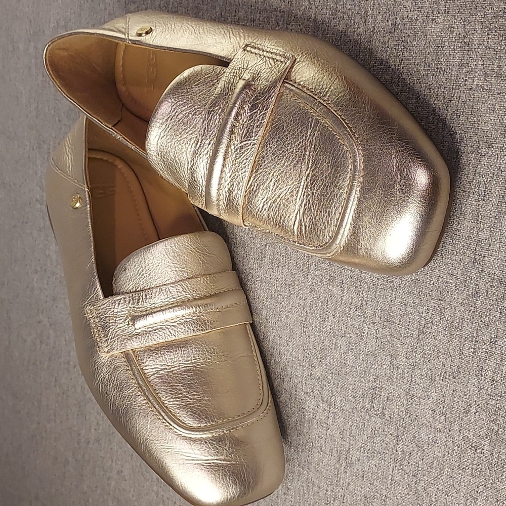 UGG Natural Janaya Gold Metallic Leather Flat Apron Toe Loafer Shoe Size US 8